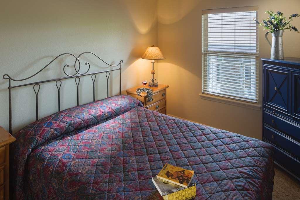 Branson Yacht Club Hotel Indian Point Room photo