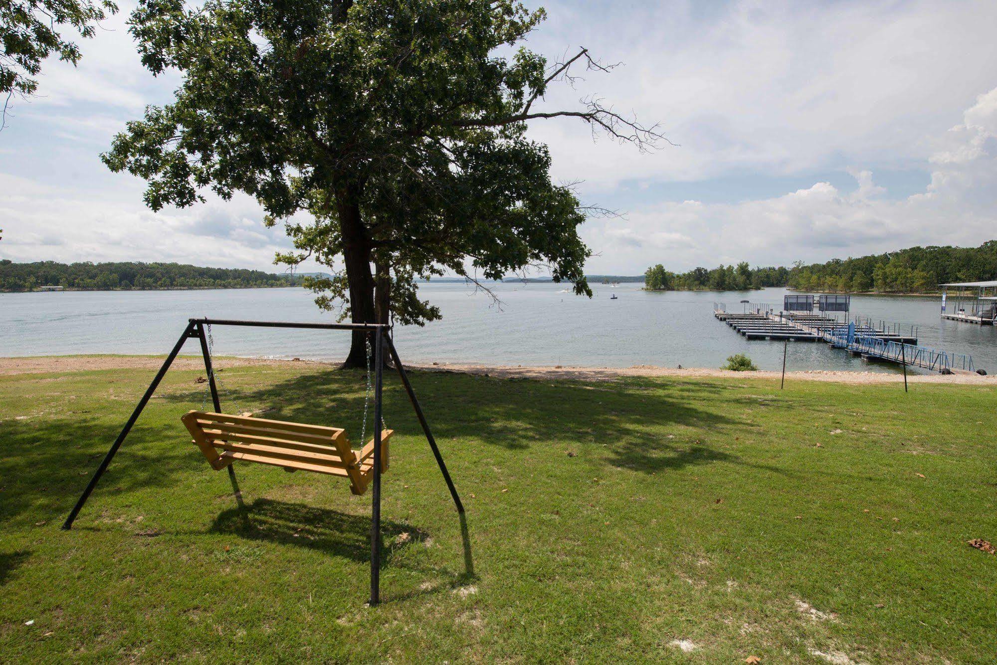 Branson Yacht Club Hotel Indian Point Exterior photo